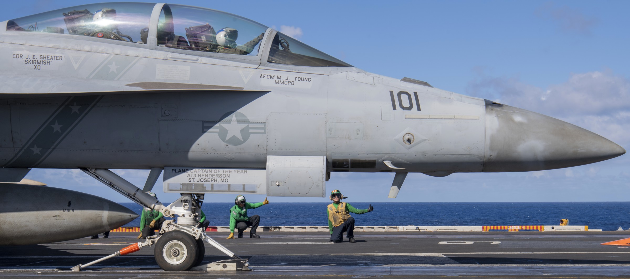 vfa-22 fighting redcocks strike fighter squadron f/a-18f super hornet cvn-68 uss nimitz cvw-17 us navy 107