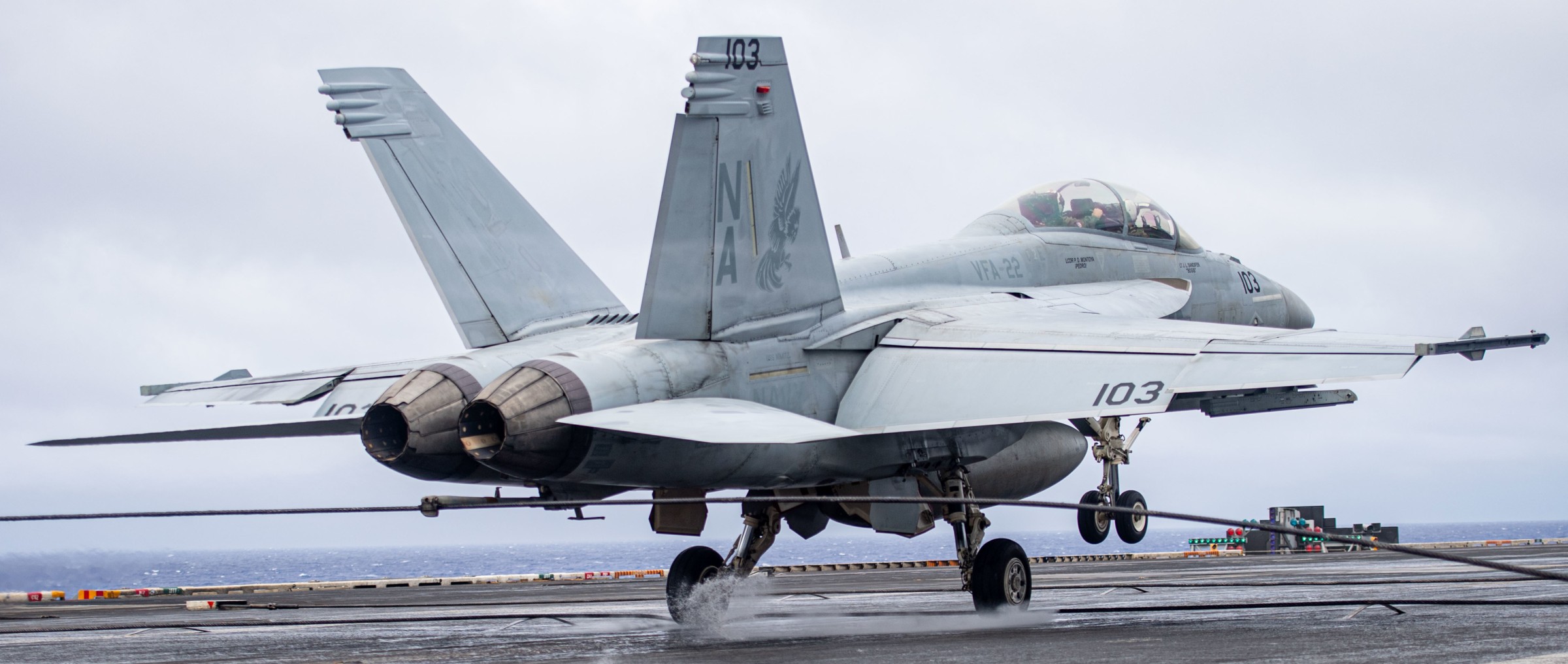 vfa-22 fighting redcocks strike fighter squadron f/a-18f super hornet cvn-68 uss nimitz cvw-17 us navy 136