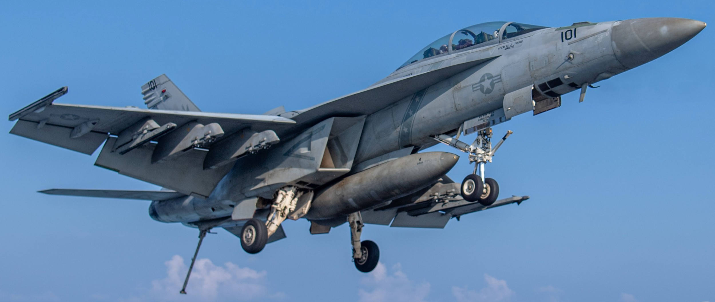 vfa-22 fighting redcocks strike fighter squadron f/a-18f super hornet cvw-17 cvn-68 uss nimitz 153