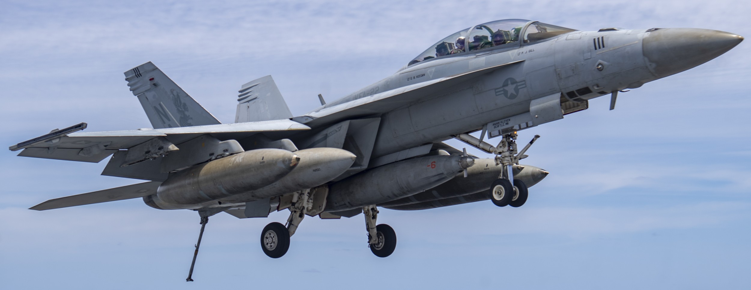 vfa-22 fighting redcocks strike fighter squadron f/a-18f super hornet cvw-17 cvn-68 uss nimitz 162