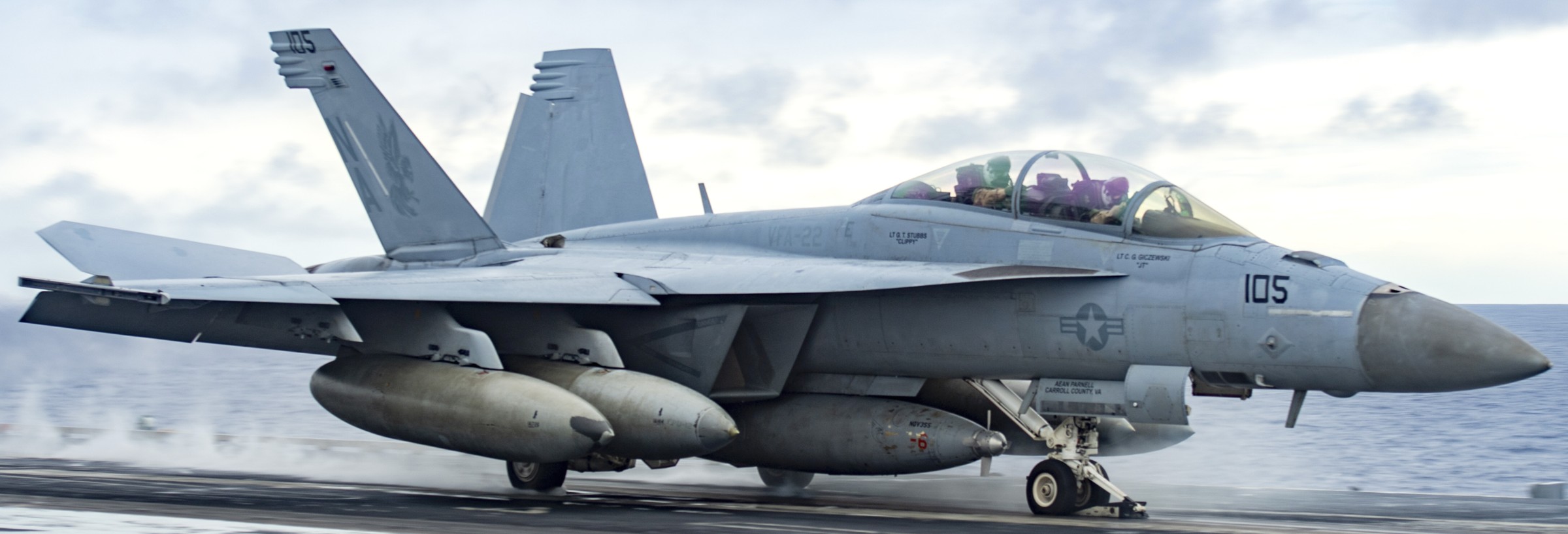 vfa-22 fighting redcocks strike fighter squadron f/a-18f super hornet cvw-17 cvn-68 uss nimitz 165
