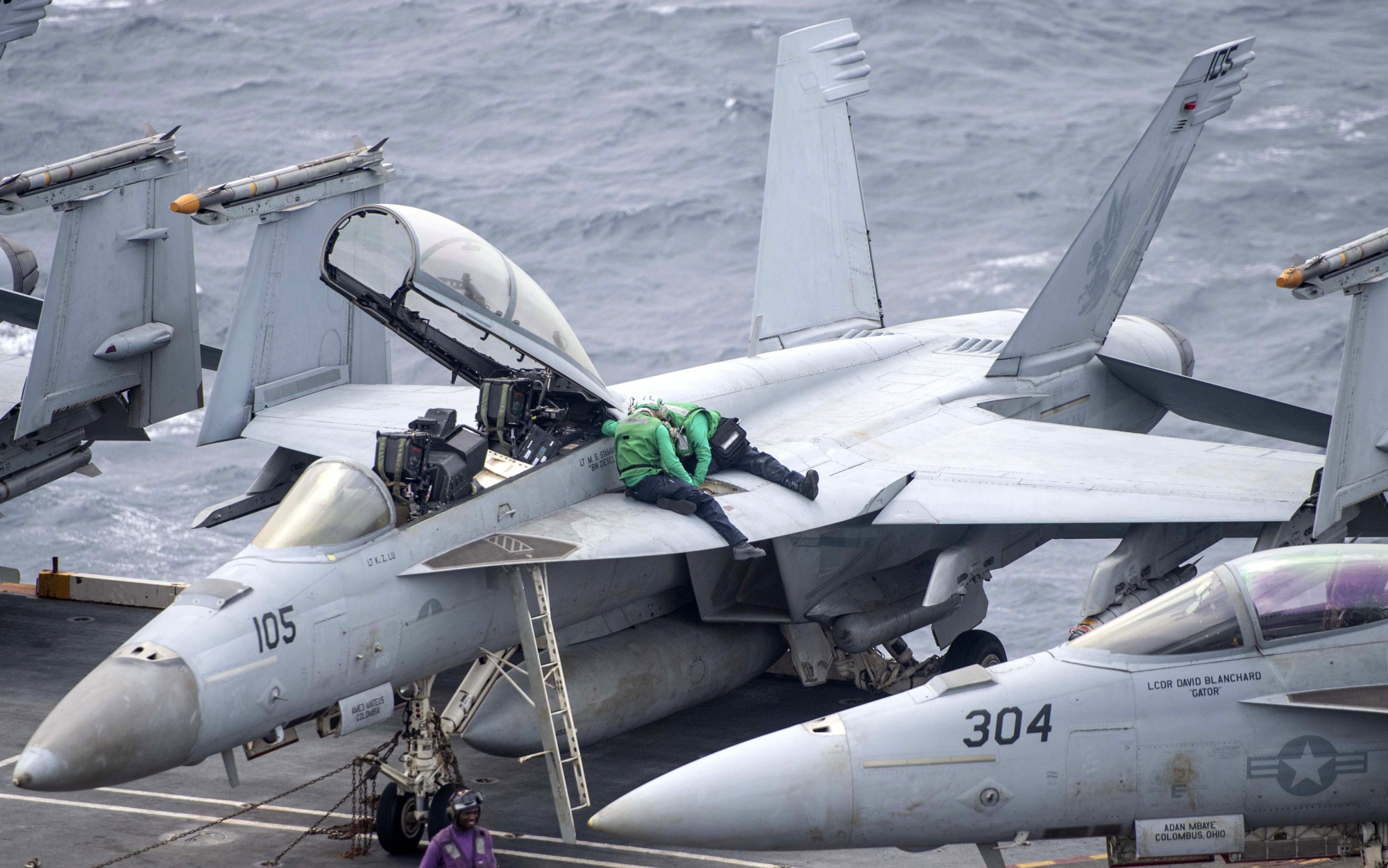 vfa-22 fighting redcocks strike fighter squadron f/a-18f super hornet cvw-17 cvn-68 uss nimitz june 2025 184