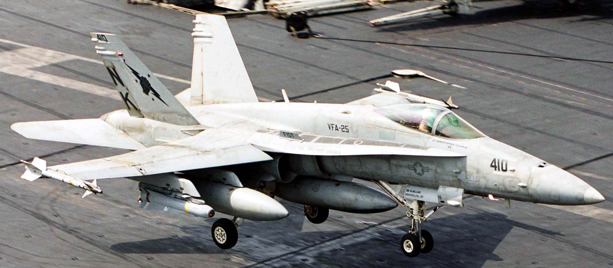 vfa-25 fist of the fleet strike fighter squadron f/a-18c hornet cvn-72 uss abraham lincoln cvw-14 us navy 09