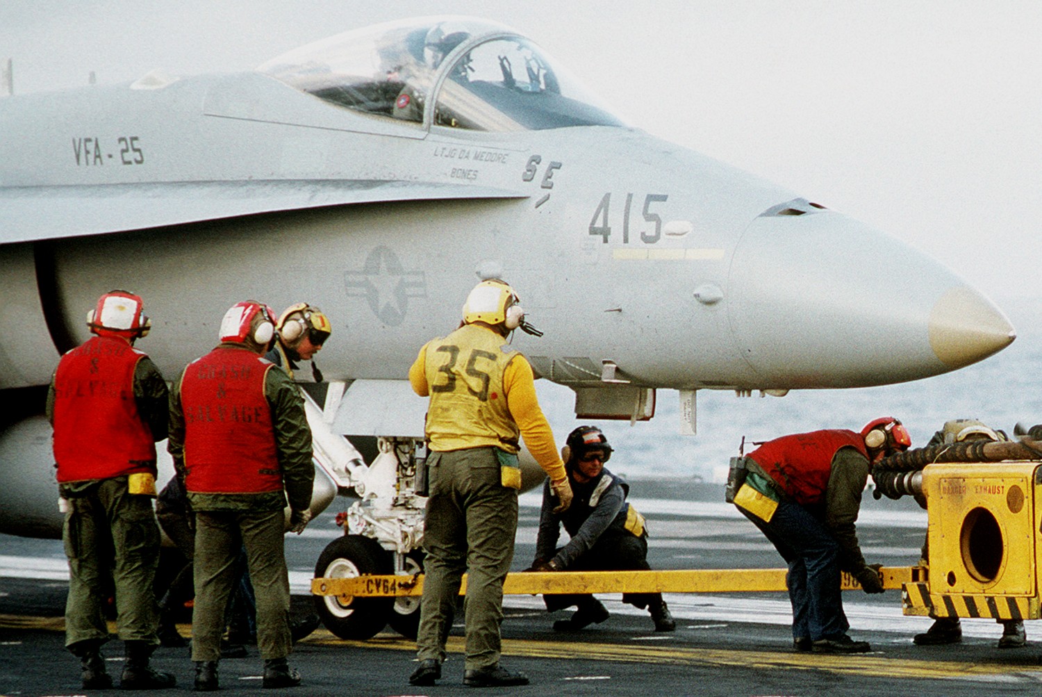 vfa-25 fist of the fleet strike fighter squadron f/a-18a hornet cv-64 uss constellation cvw-14 us navy 70