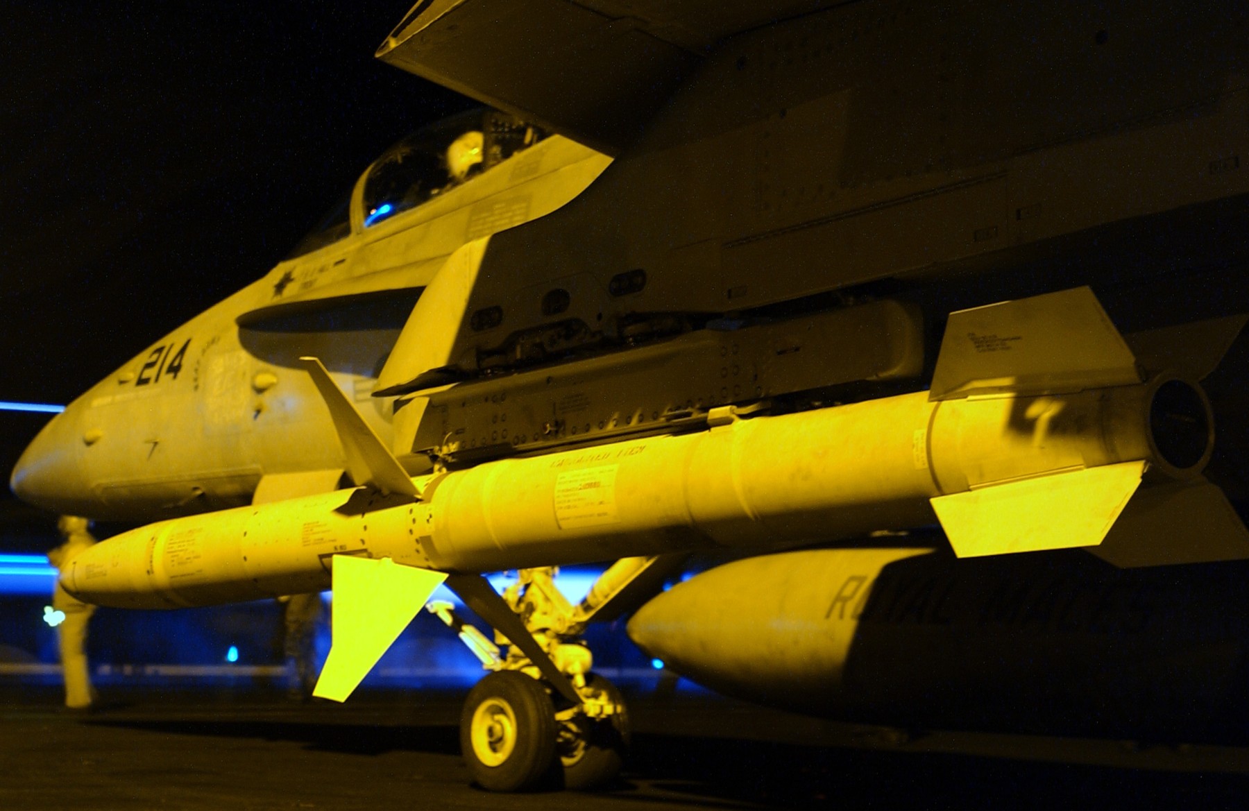 vfa-27 royal maces strike fighter squadron f/a-18c hornet cv-63 uss kitty hawk cvw-5 us navy agm-88 harm missile 09