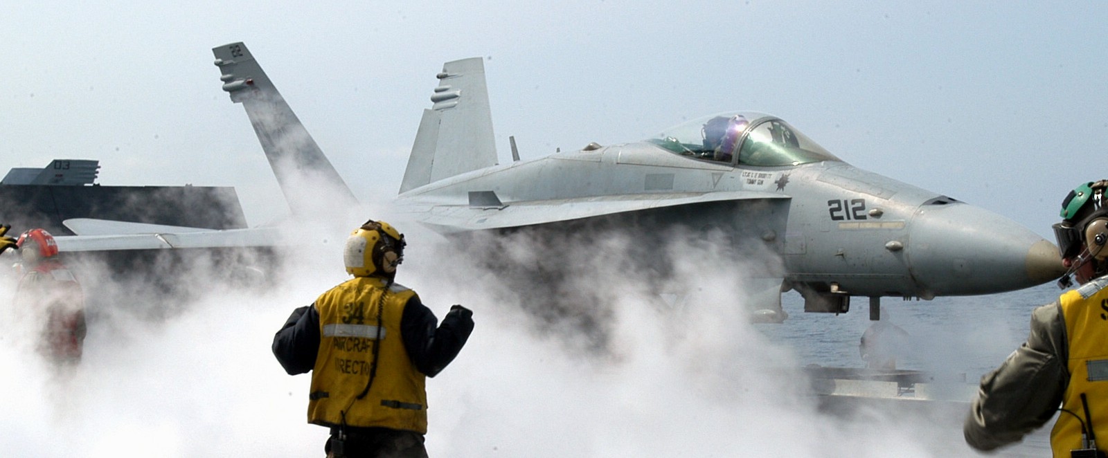 vfa-27 royal maces strike fighter squadron f/a-18c hornet cv-63 uss kitty hawk cvw-5 us navy 11