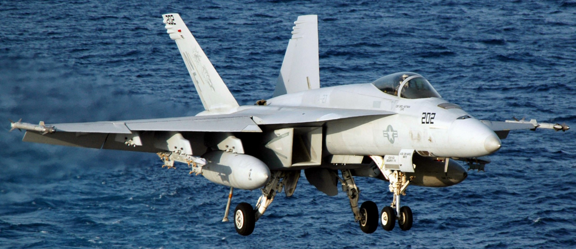 vfa-27 royal maces strike fighter squadron f/a-18e super hornet cv-63 uss kitty hawk cvw-5 us navy 22
