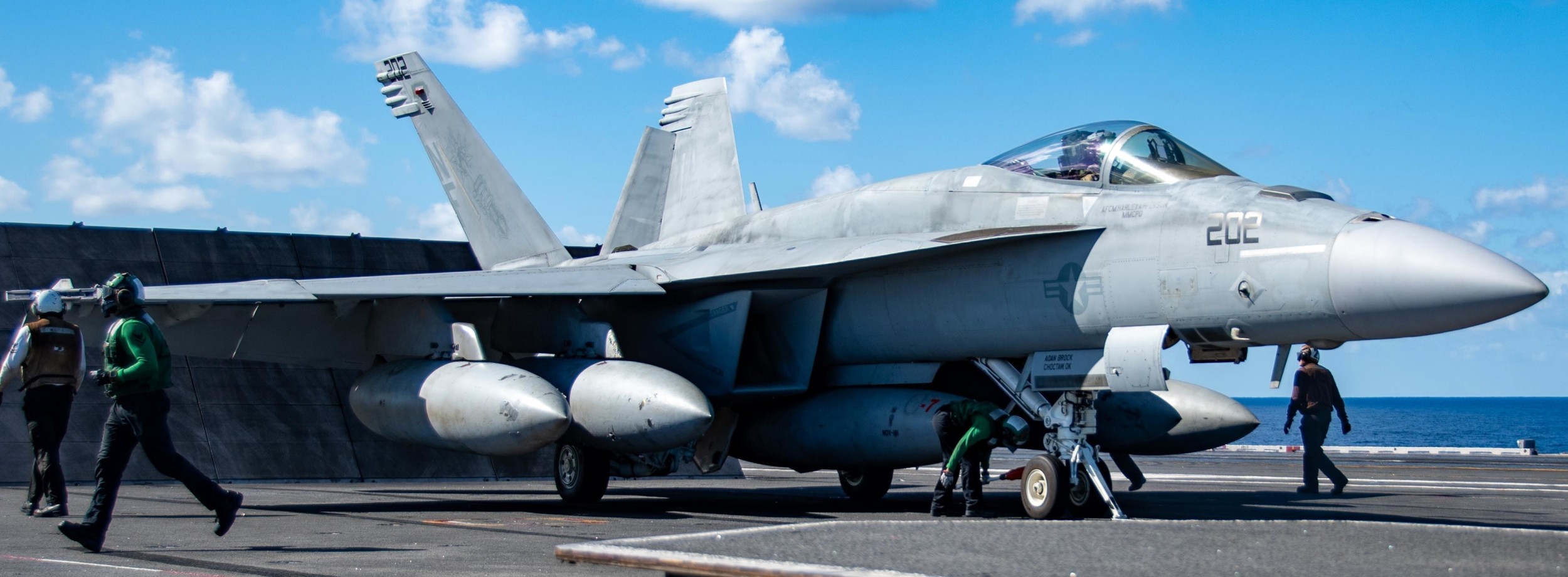 vfa-27 royal maces strike fighter squadron f/a-18e super hornet cvn-76 uss ronald reagan cvw-5 us navy 111