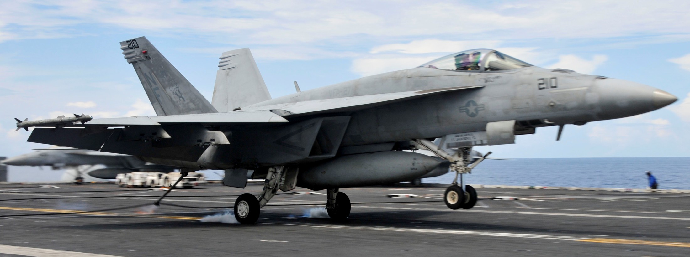 vfa-27 royal maces strike fighter squadron f/a-18e super hornet cvn-73 uss george washington cvw-5 us navy 118