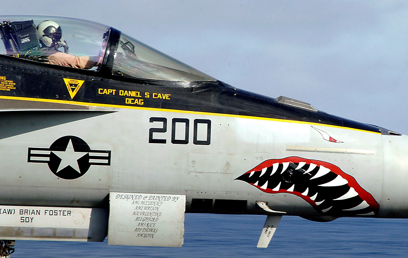 vfa-27 royal maces strike fighter squadron f/a-18e super hornet cvn-73 uss george washington cvw-5 us navy 131p