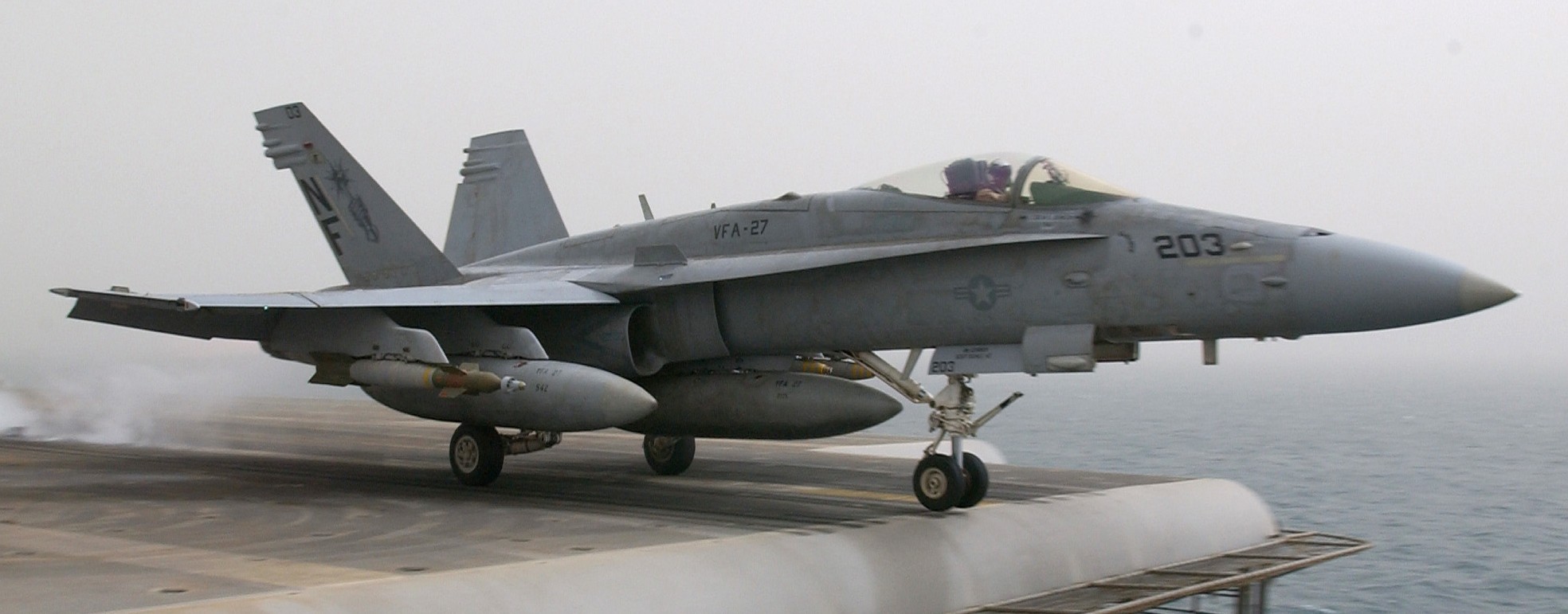 vfa-27 royal maces strike fighter squadron f/a-18c hornet cv-63 uss kitty hawk cvw-5 us navy 159p