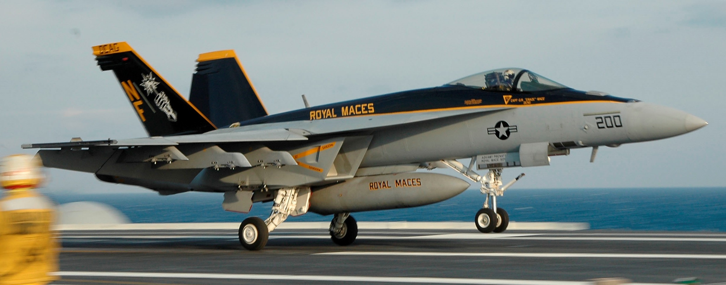 vfa-27 royal maces strike fighter squadron f/a-18e super hornet cv-63 uss kitty hawk cvw-5 us navy 175p