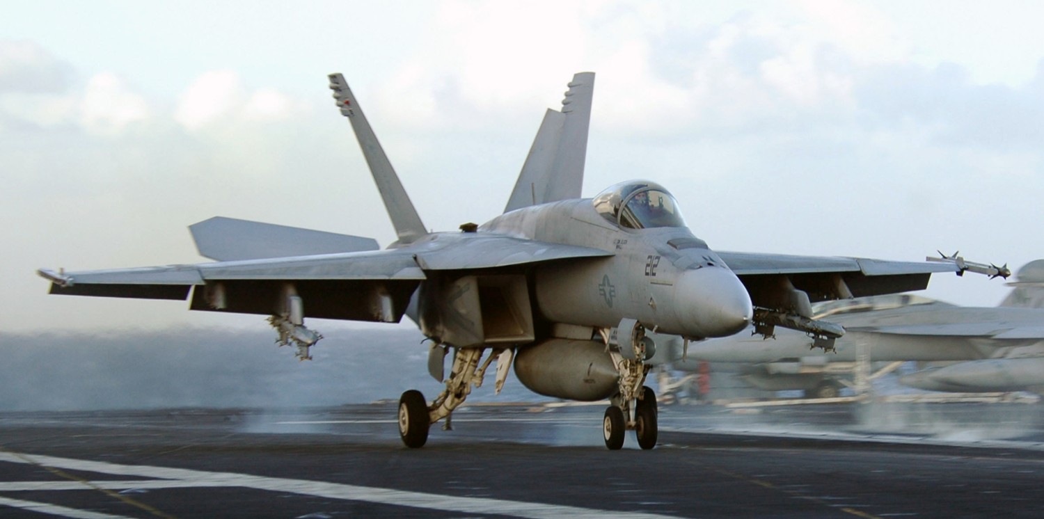 vfa-27 royal maces strike fighter squadron f/a-18e super hornet cv-63 uss kitty hawk cvw-5 us navy 189p