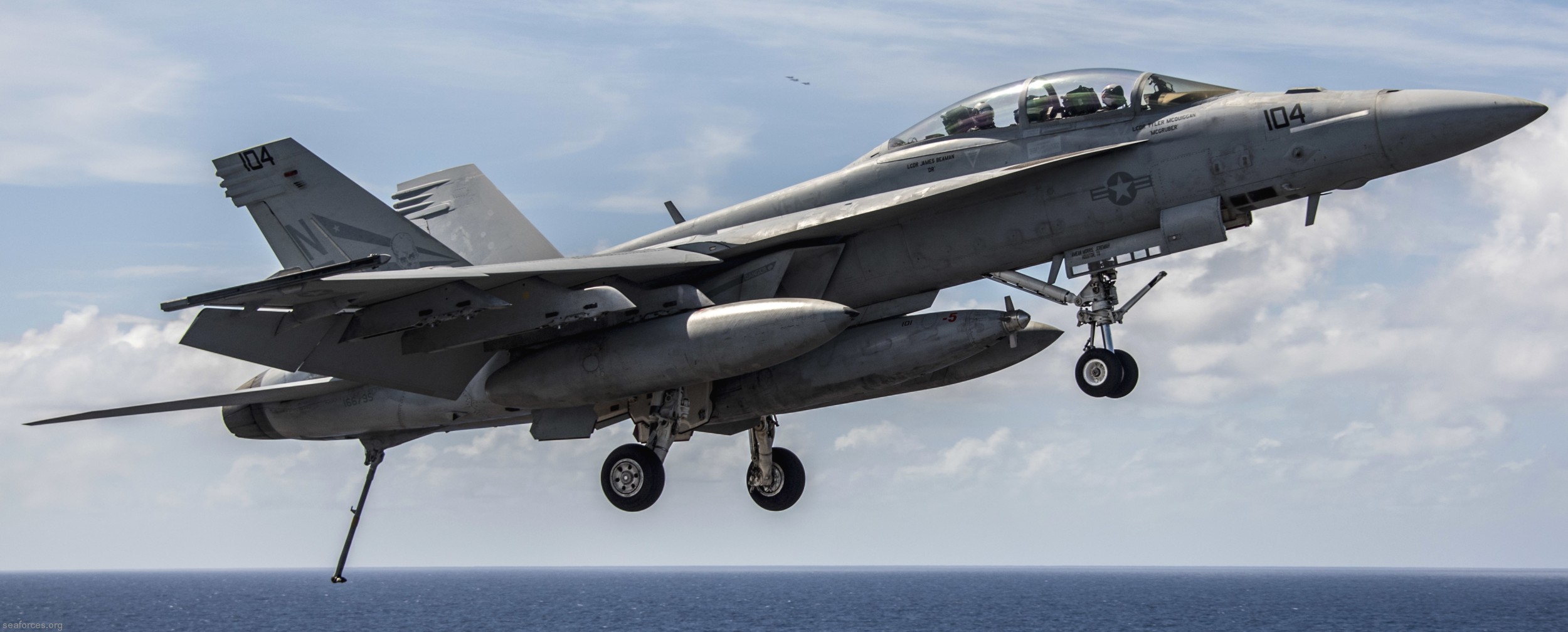 vfa-2 bounty hunters strike fighter squadron us navy f/a-18f super hornet carrier air wing cvw-2 uss carl vinson cvn-70 04