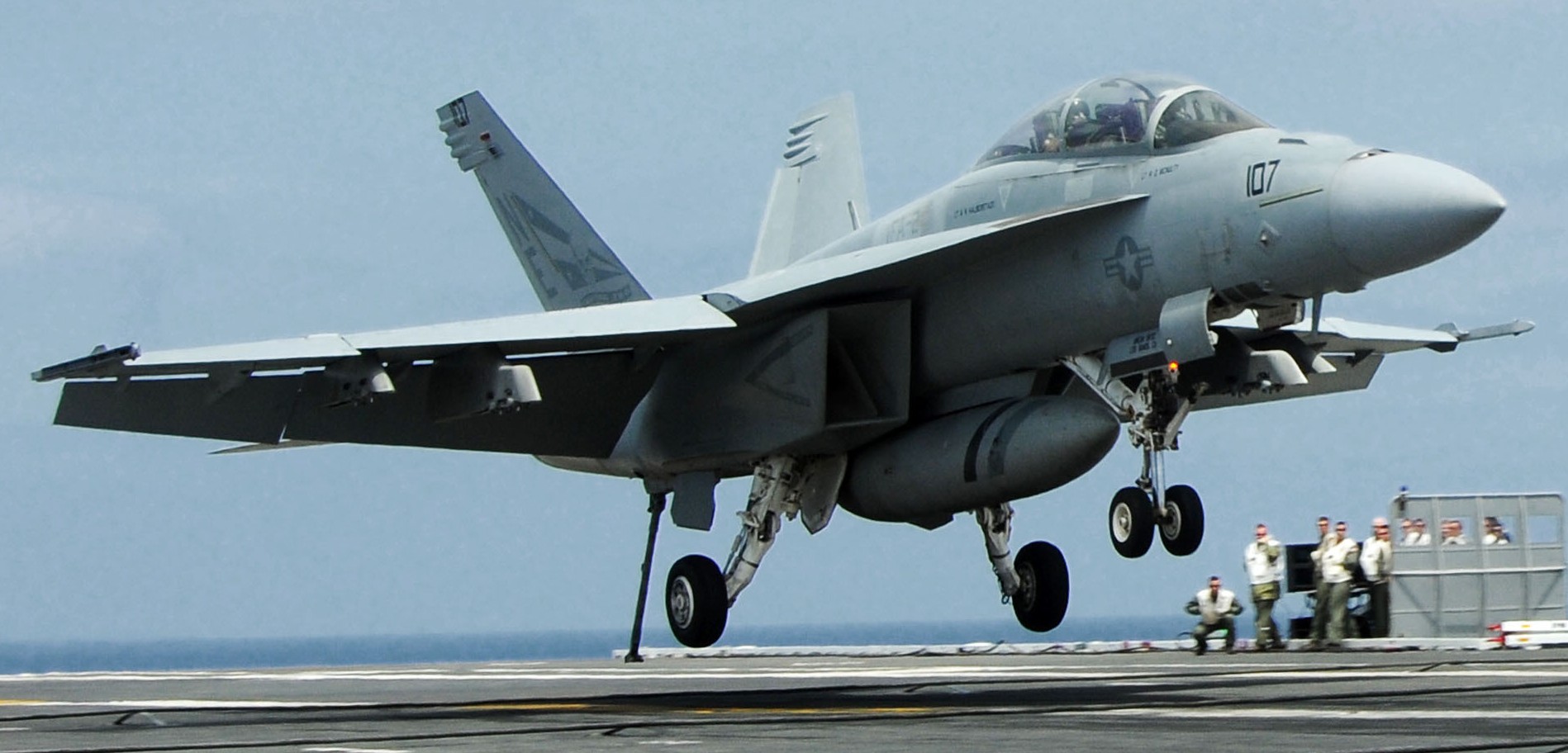 vfa-2 bounty hunters strike fighter squadron us navy f/a-18f super hornet carrier air wing cvw-2 uss ronald reagan cvn-76 52