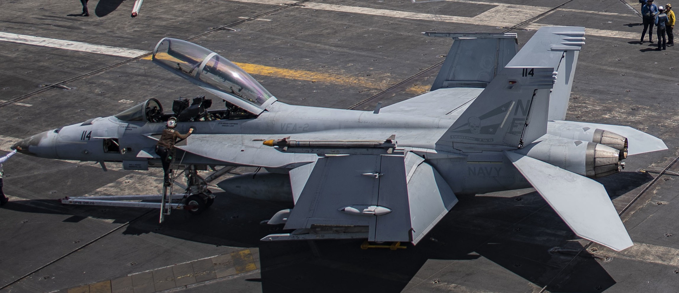 vfa-2 bounty hunters strike fighter squadron us navy f/a-18f super hornet carrier air wing cvw-2 uss carl vinson cvn-70 75