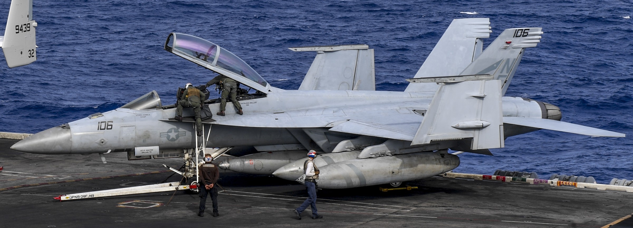 vfa-2 bounty hunters strike fighter squadron us navy f/a-18f super hornet carrier air wing cvw-2 uss carl vinson cvn-70 102