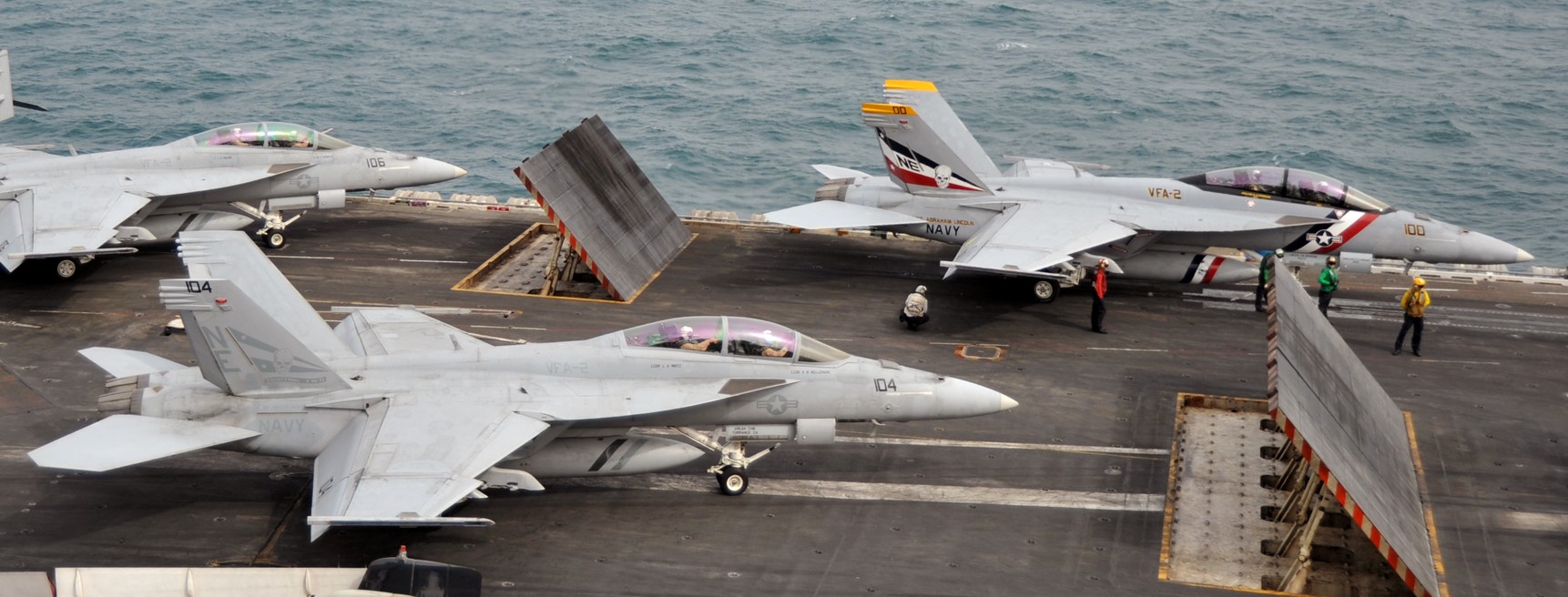 vfa-2 bounty hunters strike fighter squadron us navy f/a-18f super hornet carrier air wing cvw-2 uss abraham lincoln cvn-72 56