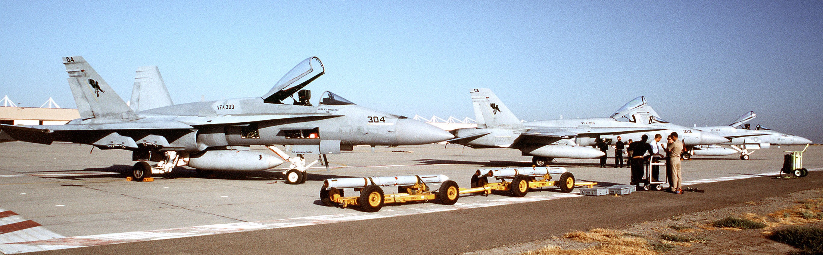vfa-303 golden hawks strike fighter squadron f/a-18a hornet reserve nas lemoore california 11