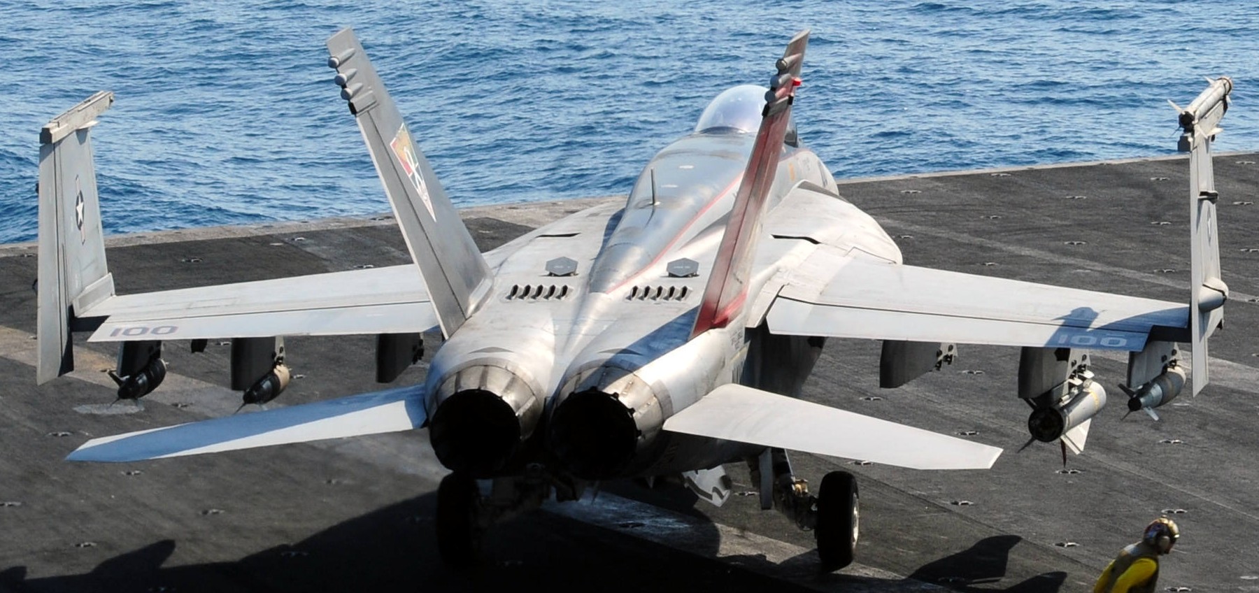 vfa-31 tomcatters strike fighter squadron f/a-18e super hornet us navy cvn-77 uss george h. w. bush cvw-8 19