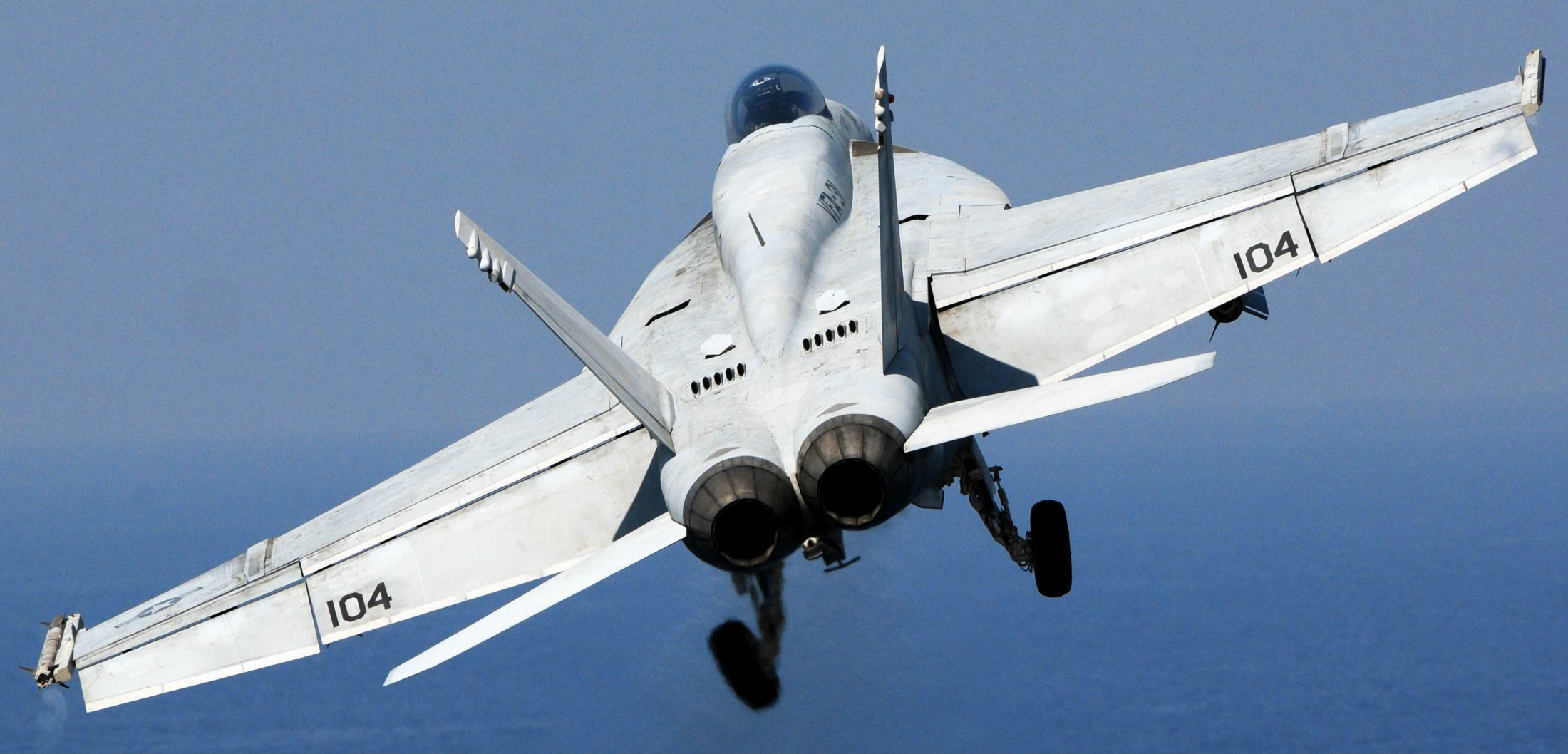 vfa-31 tomcatters strike fighter squadron f/a-18e super hornet us navy cvn-77 uss george h. w. bush cvw-8 24