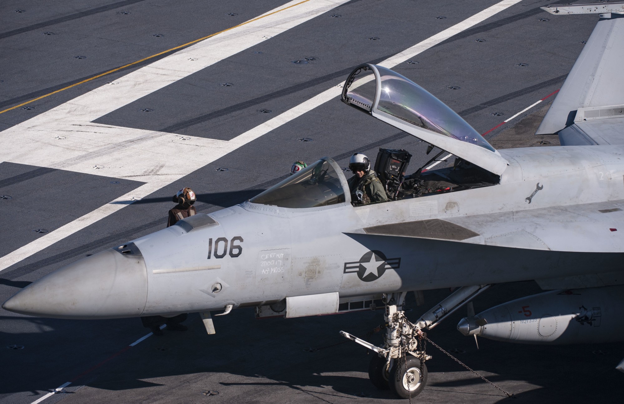 vfa-31 tomcatters strike fighter squadron f/a-18e super hornet us navy cvn-77 uss george h. w. bush cvw-8 61