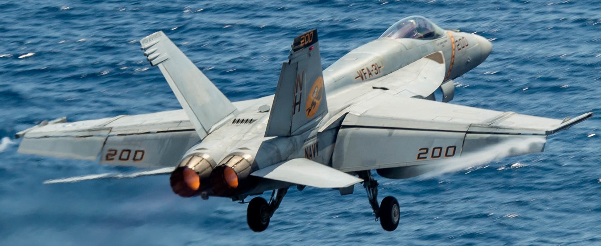 vfa-31 tomcatters strike fighter squadron f/a-18e super hornet us navy cvn-71 uss theodore roosevelt cvw-11 92