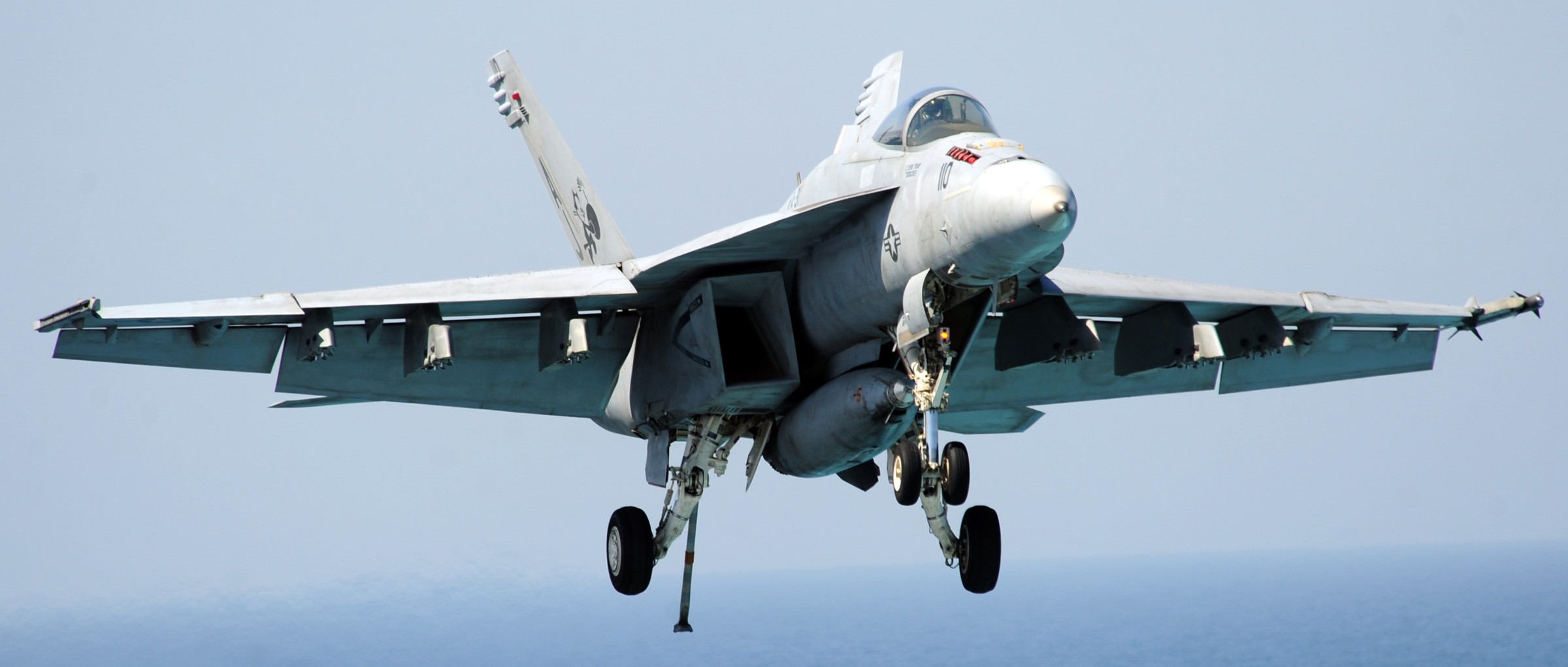 vfa-31 tomcatters strike fighter squadron f/a-18e super hornet us navy cvn-77 uss george h. w. bush cvw-8 46p
