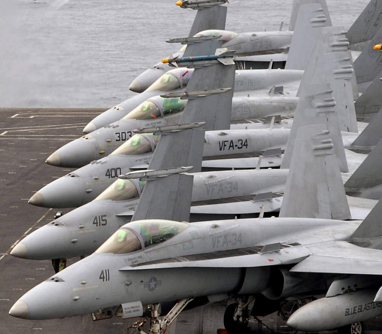 vfa-34 blue blasters strike fighter squadron f/a-18c hornet cvn-72 uss abraham lincoln cvw-2 us navy 08
