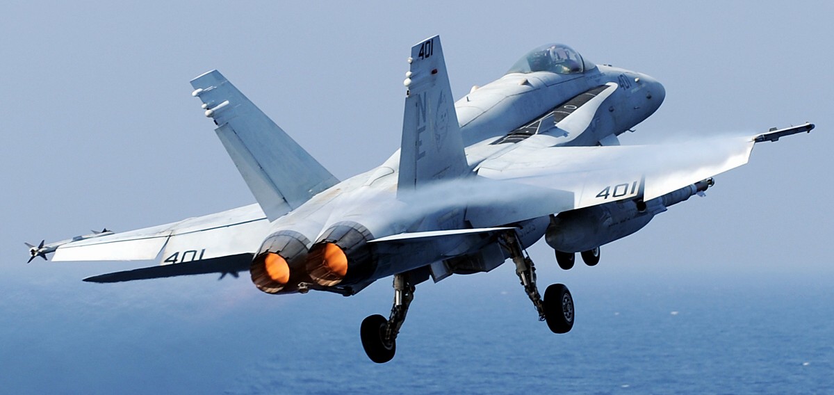 vfa-34 blue blasters strike fighter squadron f/a-18c hornet cvn-72 uss abraham lincoln cvw-2 us navy 12