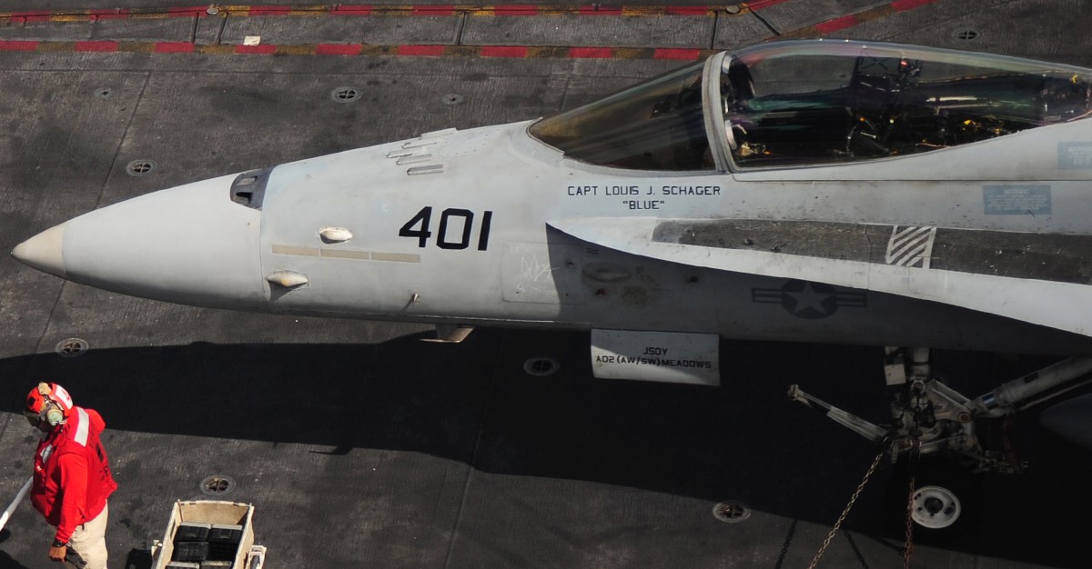 vfa-34 blue blasters strike fighter squadron f/a-18c hornet cvn-72 uss abraham lincoln cvw-2 us navy 16