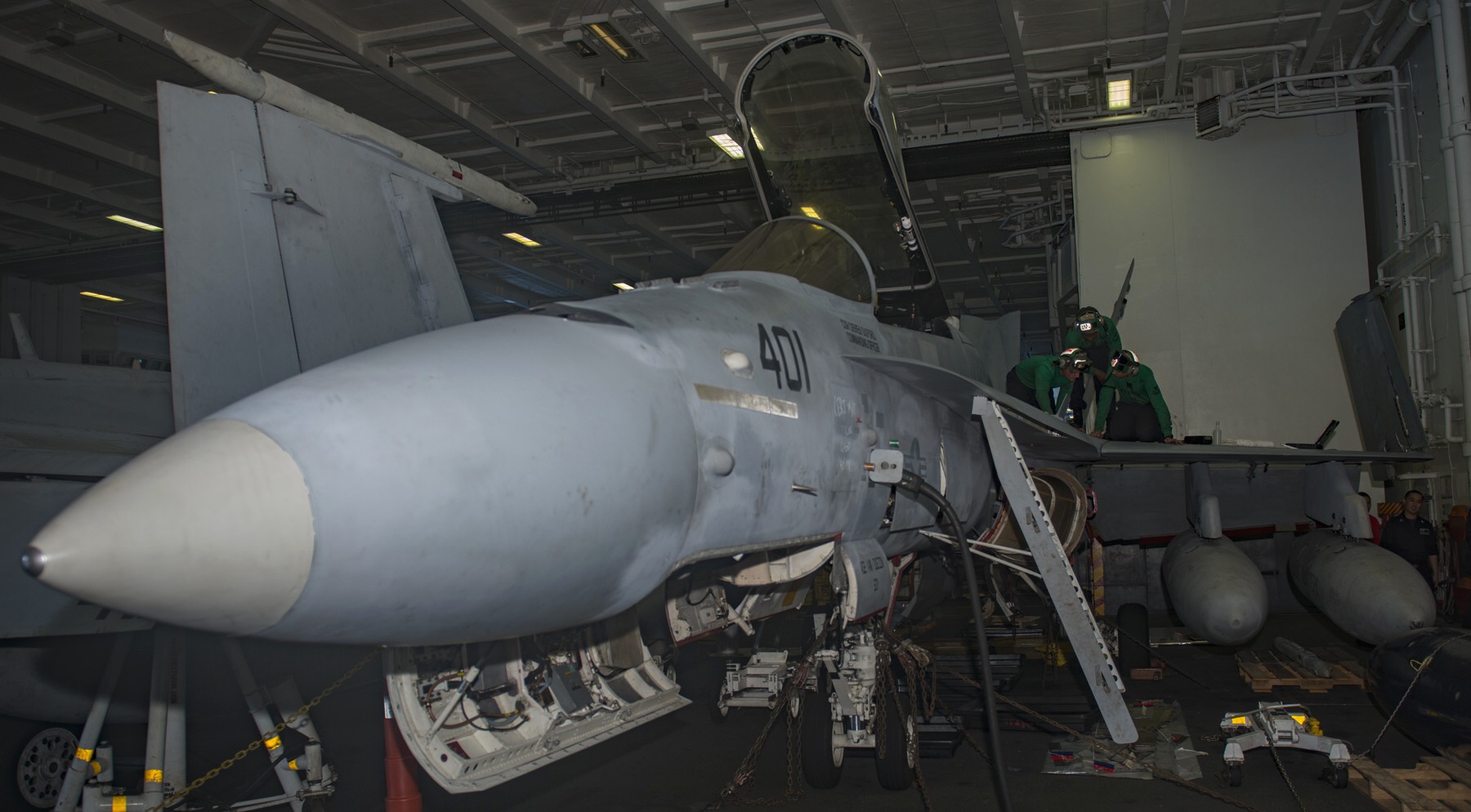 vfa-34 blue blasters strike fighter squadron f/a-18c hornet cvn-70 uss carl vinson cvw-2 us navy 30