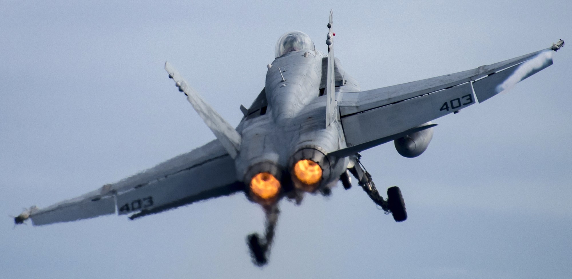 vfa-34 blue blasters strike fighter squadron f/a-18c hornet cvn-70 uss carl vinson cvw-2 us navy 32