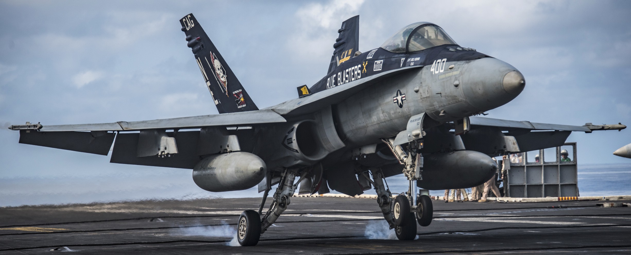 vfa-34 blue blasters strike fighter squadron f/a-18c hornet cvn-70 uss carl vinson cvw-2 us navy 52