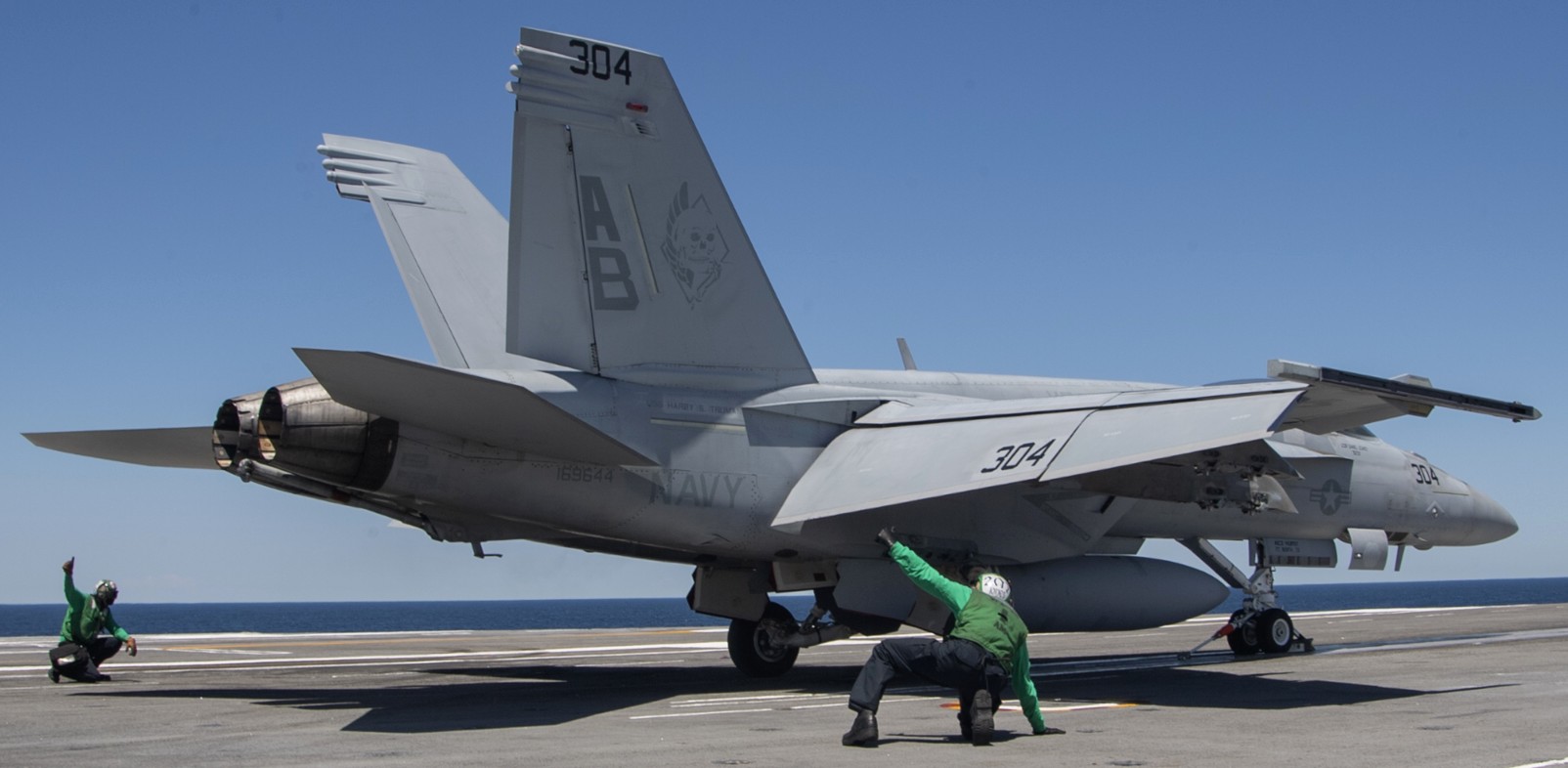 vfa-34 blue blasters strike fighter squadron f/a-18e super hornet cvn-75 uss harry s. truman cvw-8 us navy 78