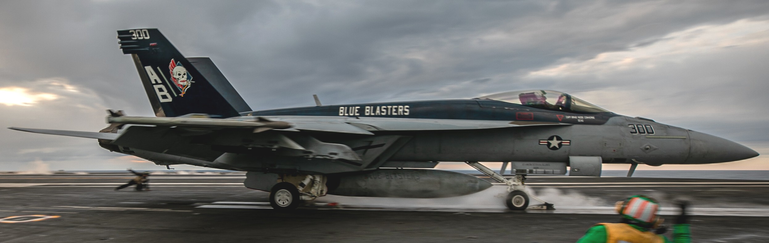 vfa-34 blue blasters strike fighter squadron f/a-18e super hornet cvn-75 uss harry s. truman cvw-8 us navy 85