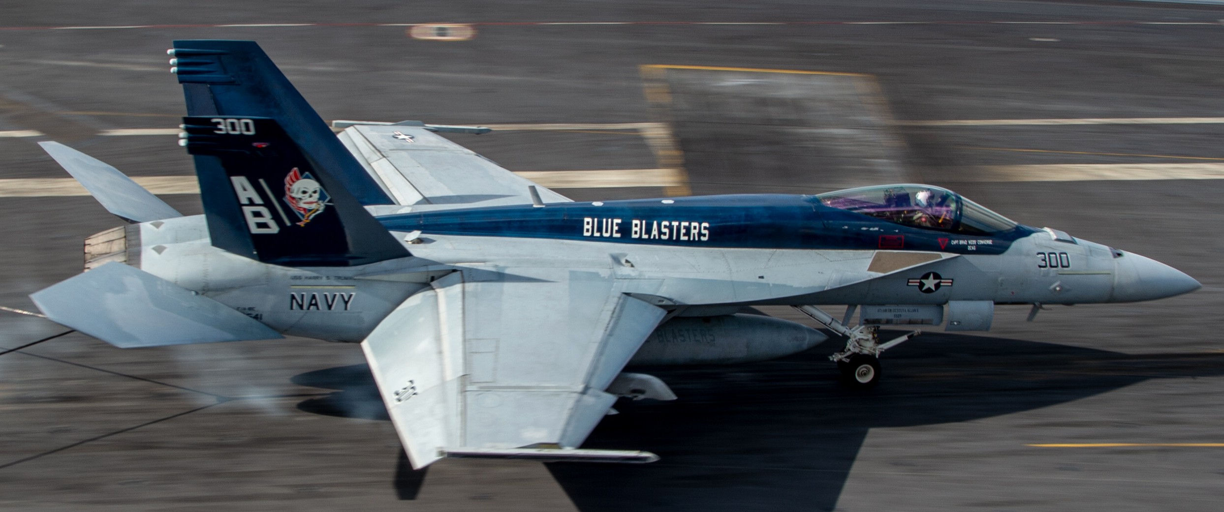 vfa-34 blue blasters strike fighter squadron f/a-18e super hornet cvn-75 uss harry s. truman cvw-8 us navy 89