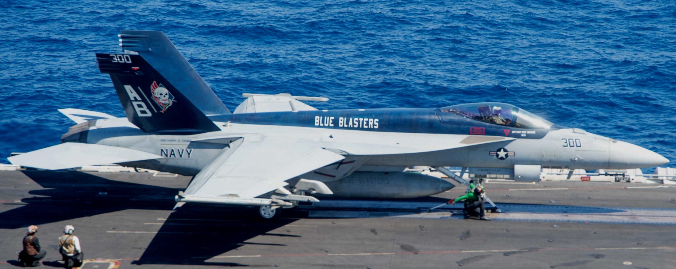 vfa-34 blue blasters strike fighter squadron f/a-18e super hornet cvn-75 uss harry s. truman cvw-8 us navy 102