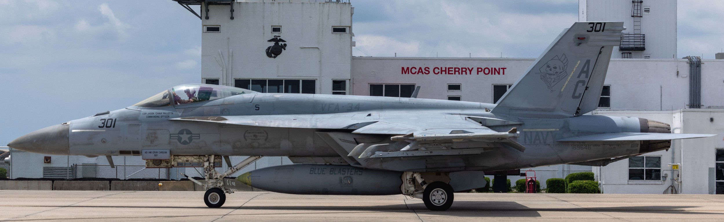 vfa-34 blue blasters strike fighter squadron f/a-18e super hornet mcas cherry point 132
