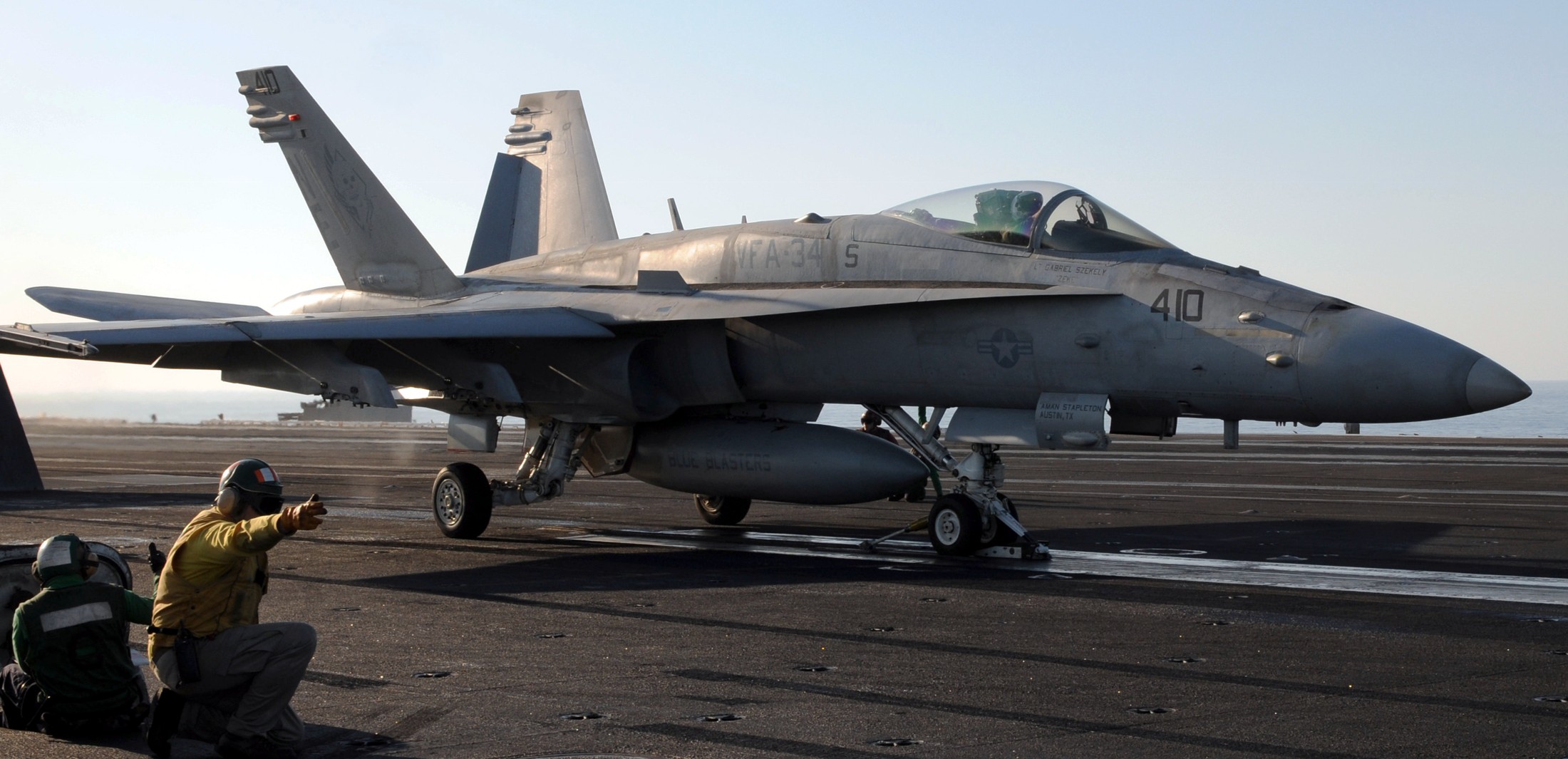 vfa-34 blue blasters strike fighter squadron f/a-18c hornet cvn-72 uss abraham lincoln cvw-2 us navy 67p