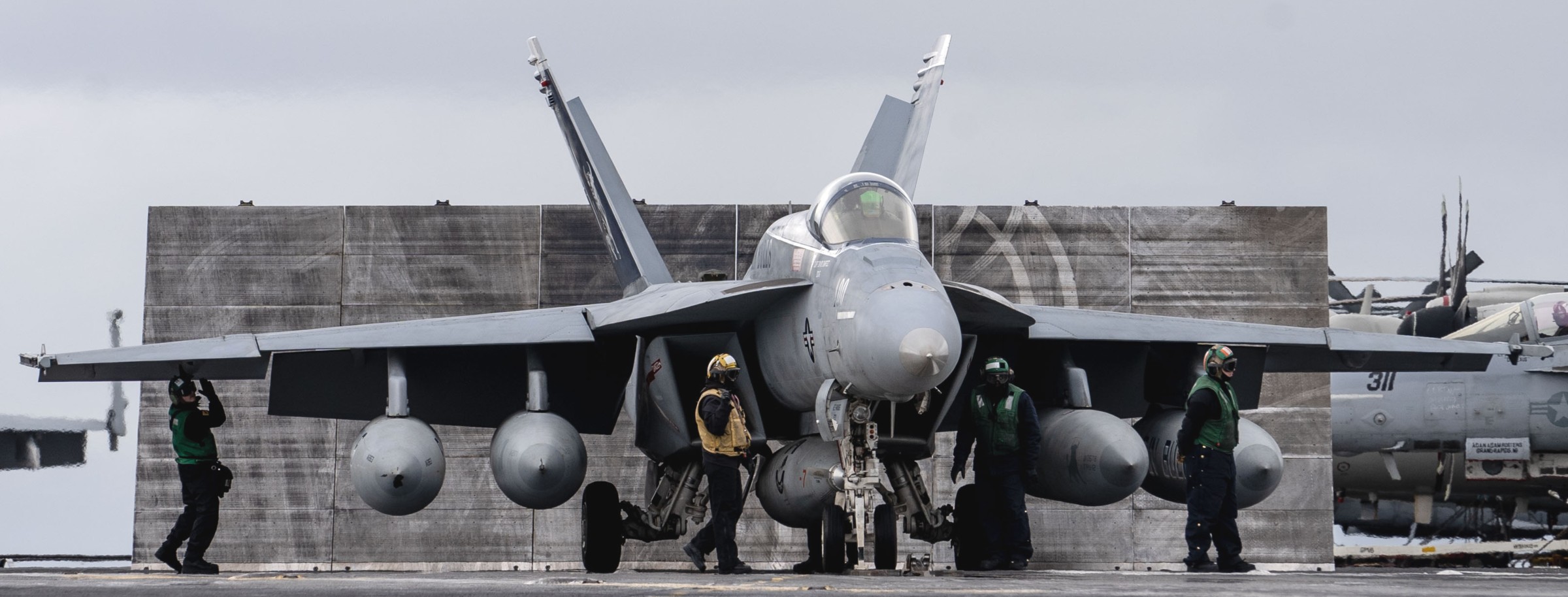 vfa-37 ragin' bulls strike fighter squadron f/a-18e super hornet cvw-8 cvn-78 uss gerald r. ford 121