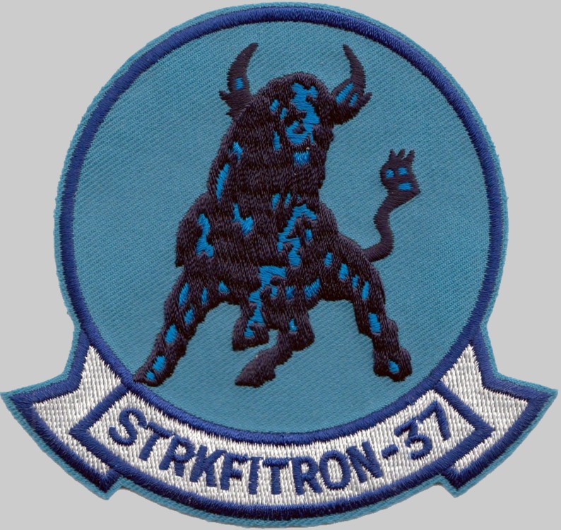 vfa-37 ragin' bulls insignia crest patch badge strike fighter squadron f/a-18e super hornet us navy 02p