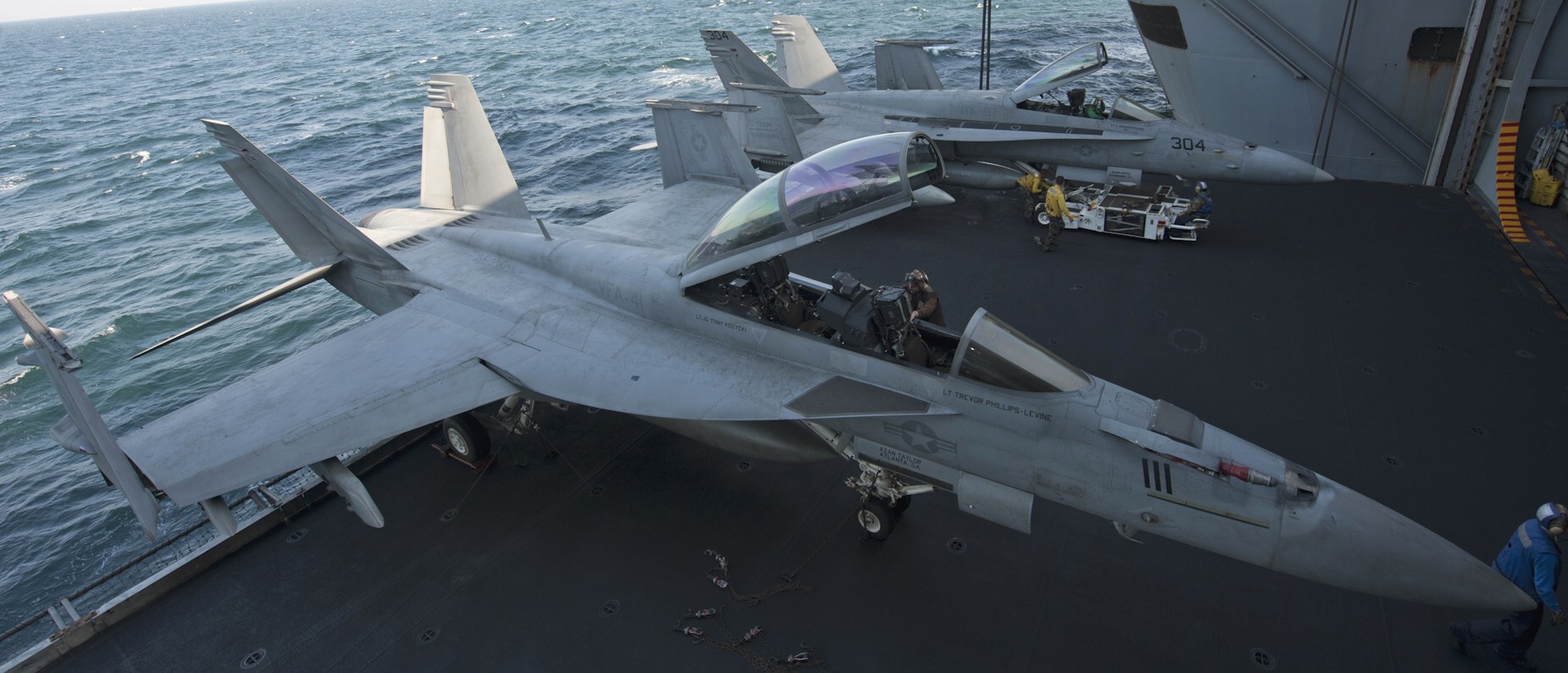 vfa-41 black aces strike fighter squadron f/a-18f super hornet cvw-9 cvn-70 uss john c. stennis us navy 19