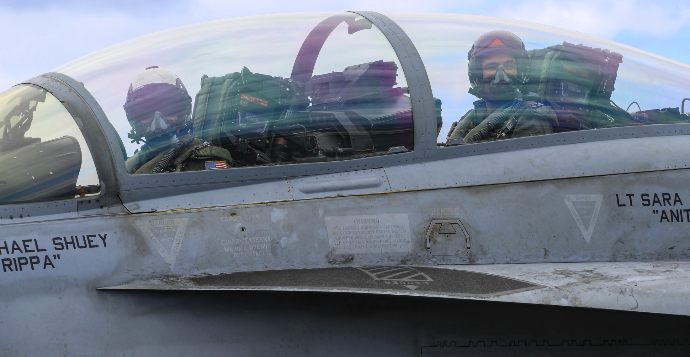 vfa-41 black aces strike fighter squadron f/a-18f super hornet cvw-9 cvn-72 uss abraham lincoln us navy 81
