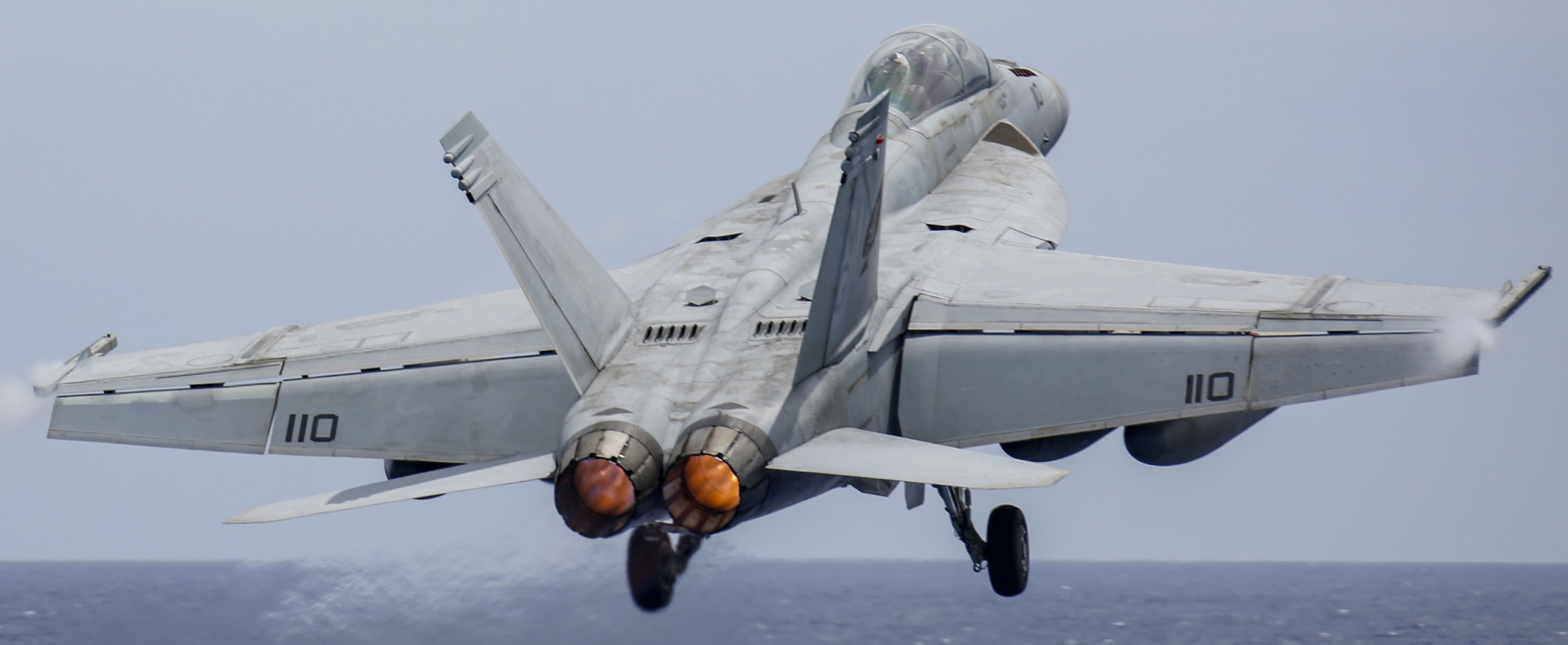 vfa-41 black aces strike fighter squadron f/a-18f super hornet cvw-9 cvn-72 uss abraham lincoln us navy 93