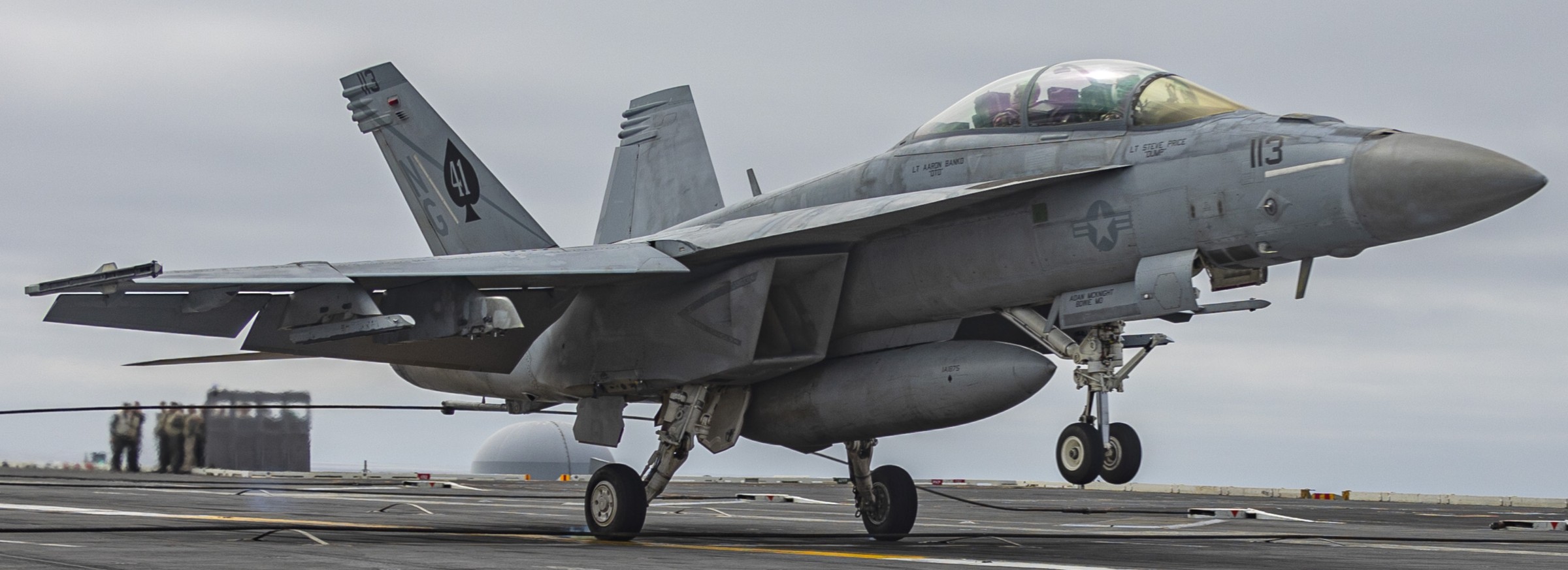 vfa-41 black aces strike fighter squadron f/a-18f super hornet cvw-9 cvn-72 uss abraham lincoln 121