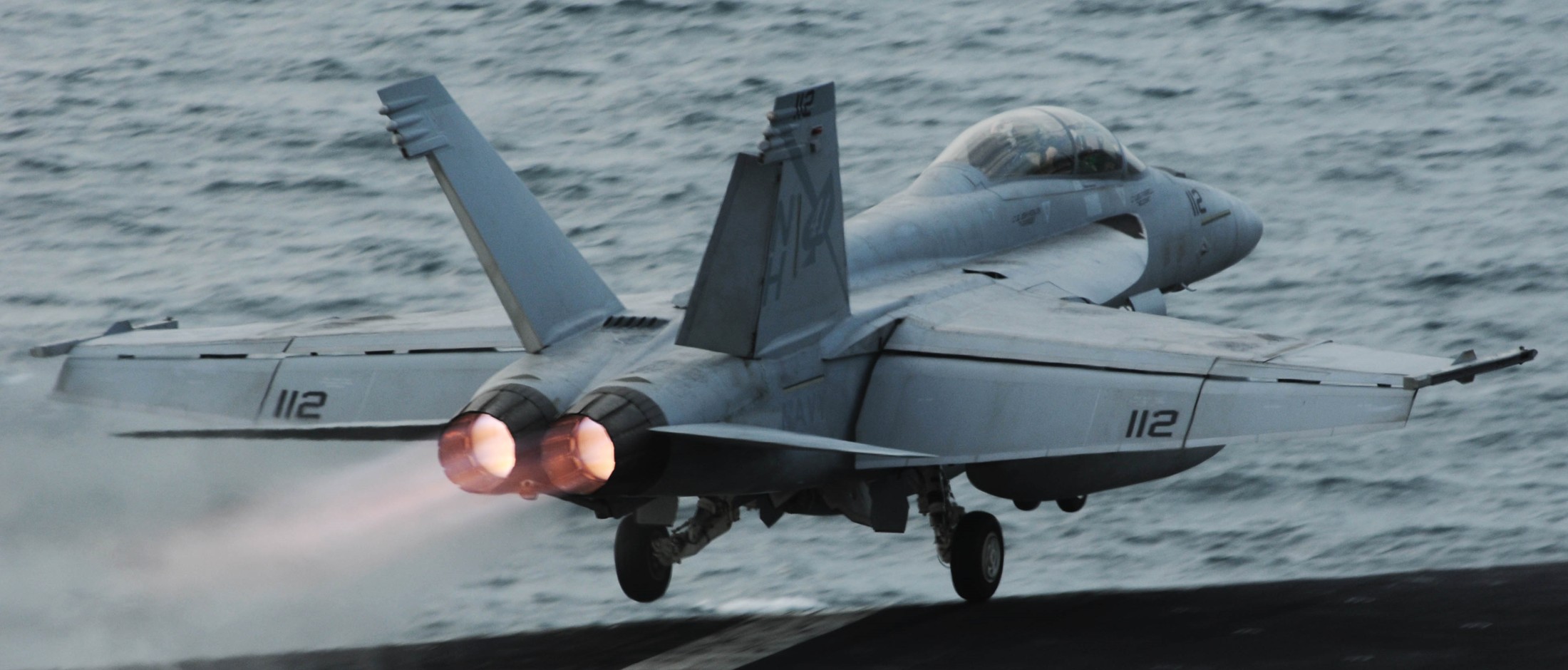 vfa-41 black aces strike fighter squadron f/a-18f super hornet cvw-11 cvn-68 uss nimitz us navy 122p