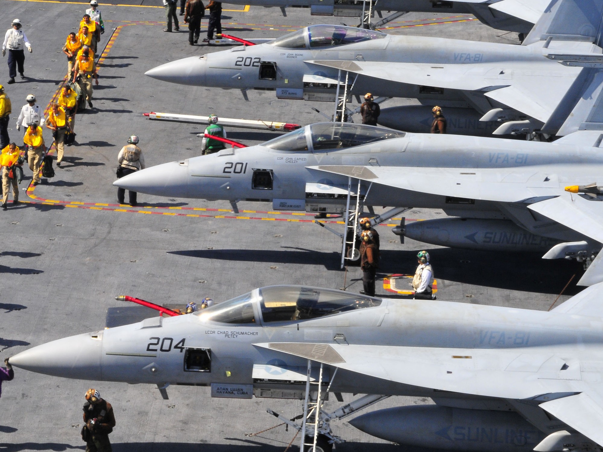 vfa-81 sunliners strike fighter squadron f/a-18e super hornet cvw-17 cvn-70 uss carl vinson 19