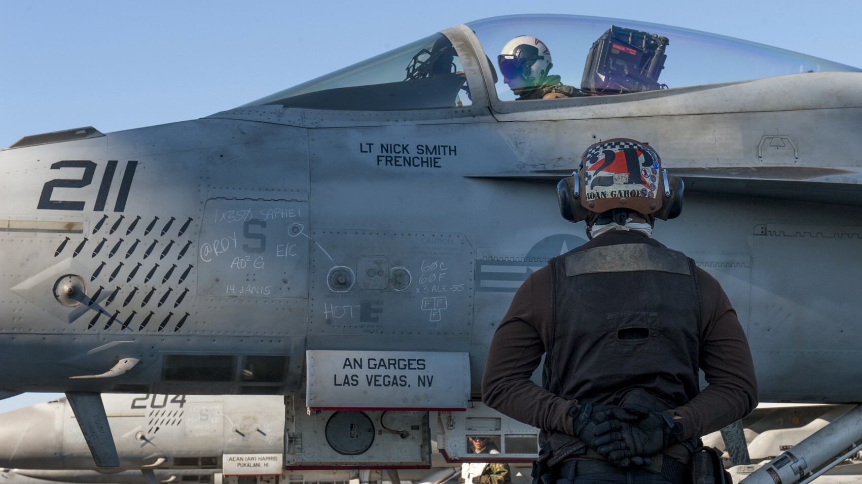 vfa-81 sunliners strike fighter squadron f/a-18e super hornet cvw-17 cvn-70 uss carl vinson 38