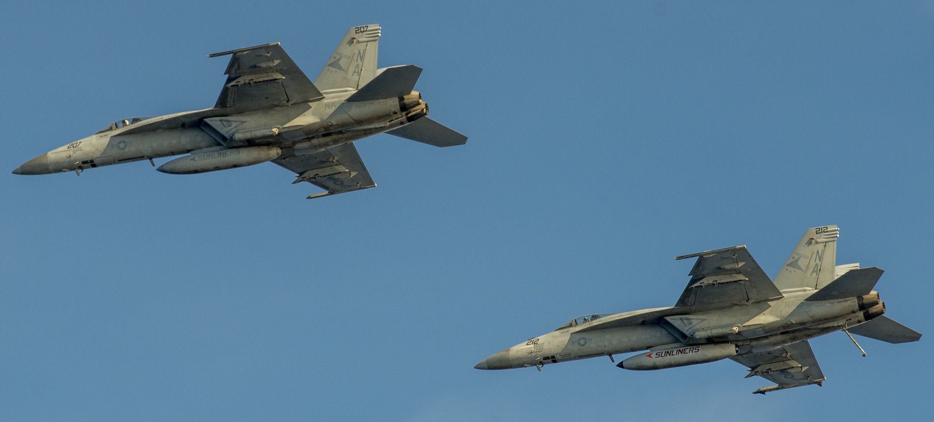 vfa-81 sunliners strike fighter squadron f/a-18e super hornet cvw-17 cvn-70 uss carl vinson 48